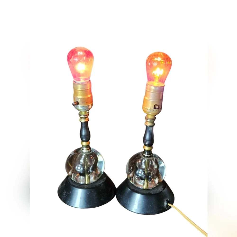 Vintage art deco vibe glass spere set of accent lamps.